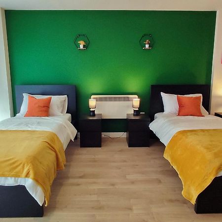Duplex Apartment In Leeds With King Size Bed - Long Stay Rates Available ภายนอก รูปภาพ