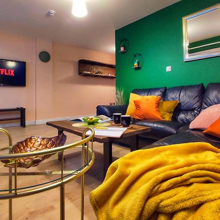 Duplex Apartment In Leeds With King Size Bed - Long Stay Rates Available ภายนอก รูปภาพ