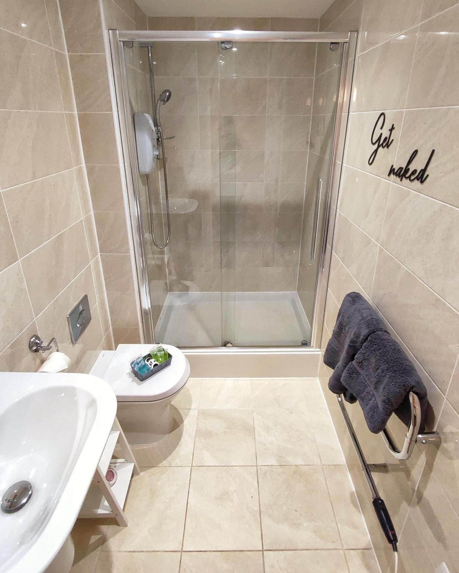 Duplex Apartment In Leeds With King Size Bed - Long Stay Rates Available ภายนอก รูปภาพ