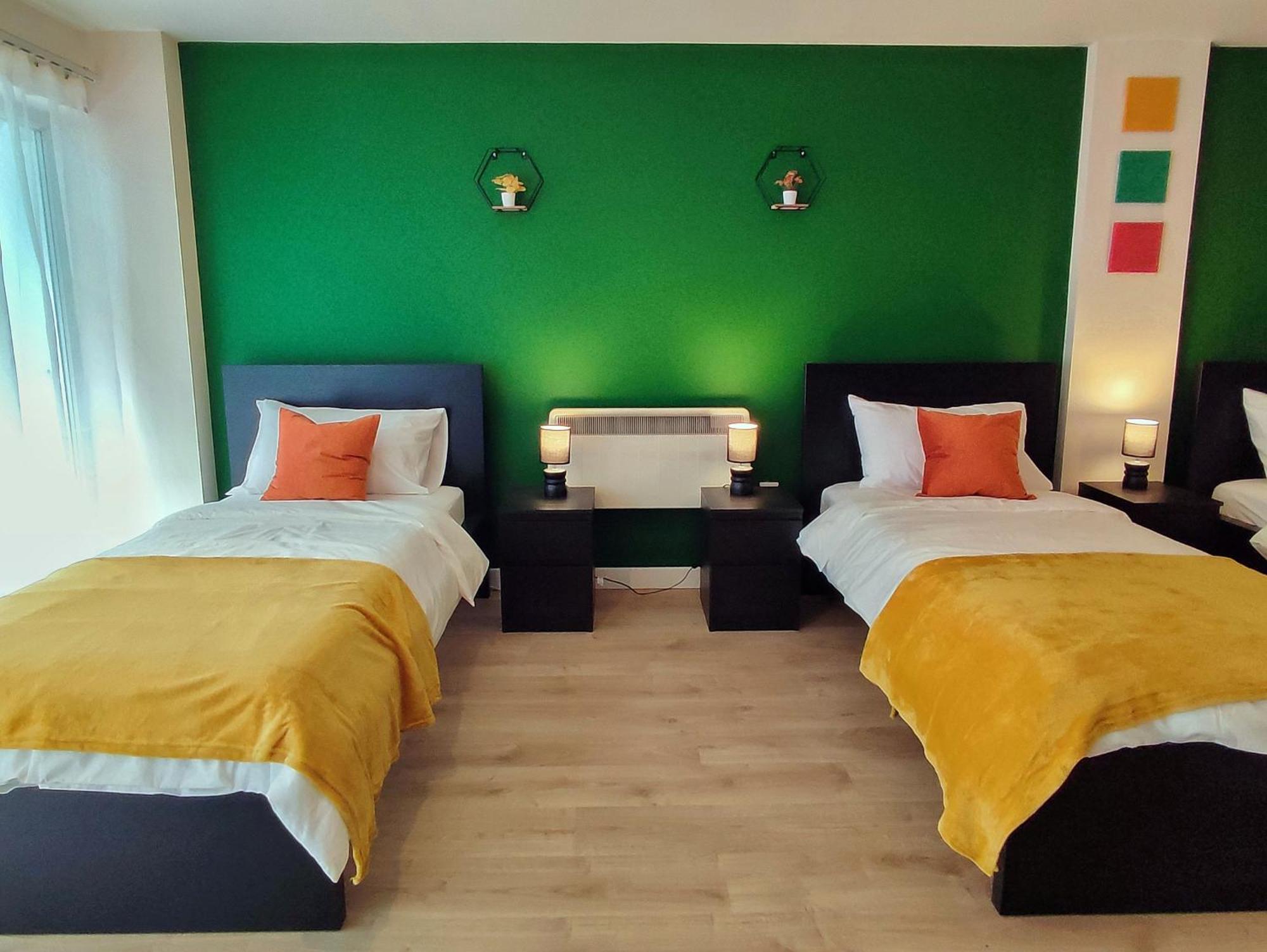 Duplex Apartment In Leeds With King Size Bed - Long Stay Rates Available ภายนอก รูปภาพ