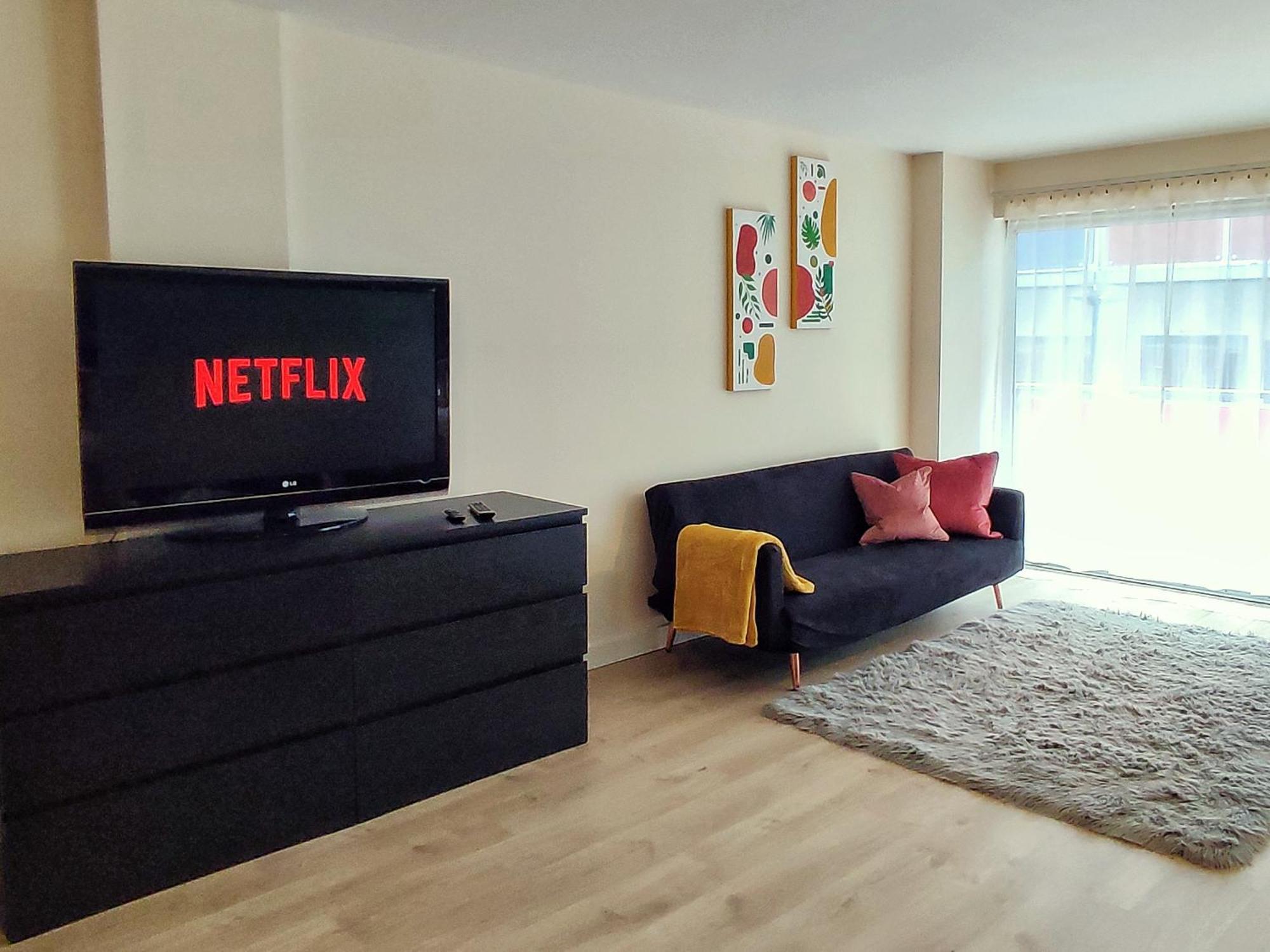 Duplex Apartment In Leeds With King Size Bed - Long Stay Rates Available ภายนอก รูปภาพ