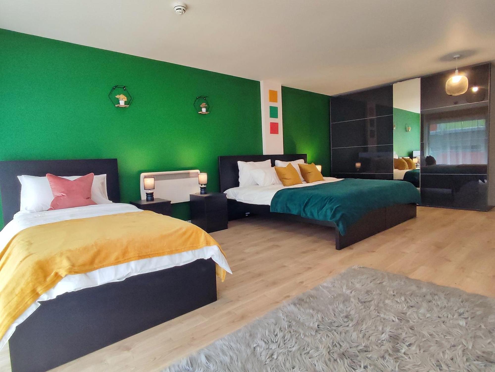 Duplex Apartment In Leeds With King Size Bed - Long Stay Rates Available ภายนอก รูปภาพ