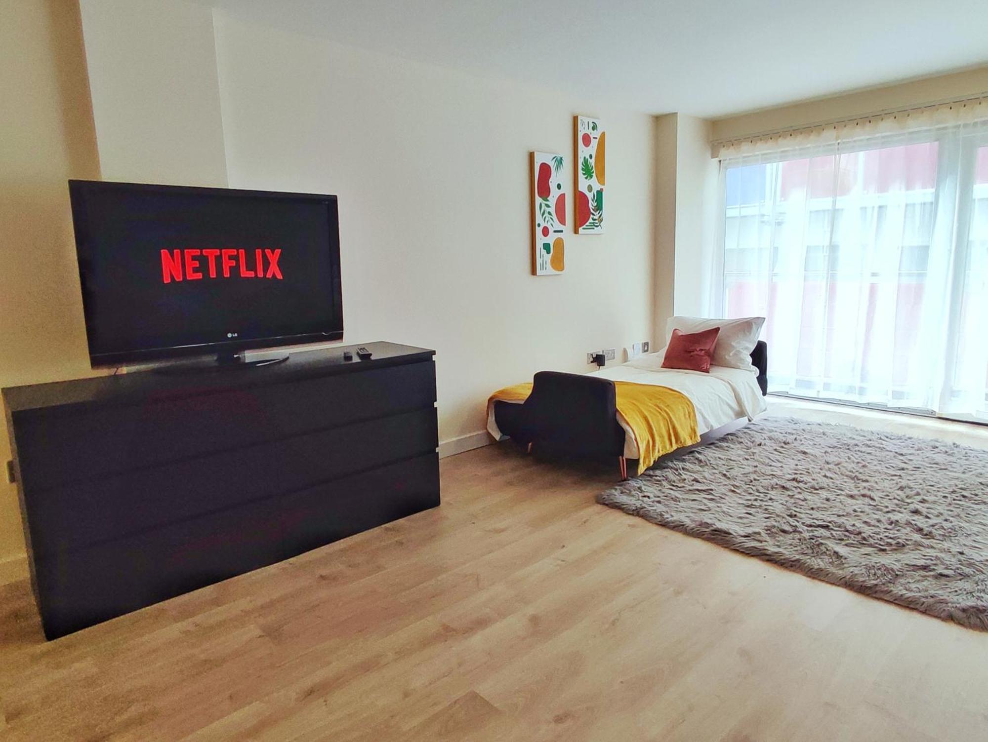 Duplex Apartment In Leeds With King Size Bed - Long Stay Rates Available ภายนอก รูปภาพ
