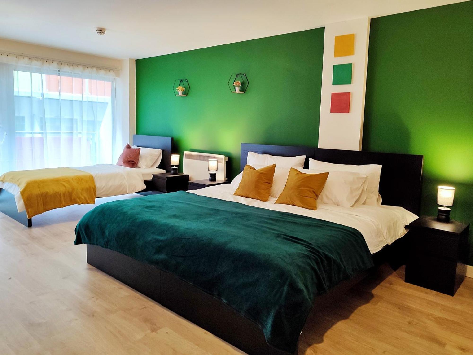 Duplex Apartment In Leeds With King Size Bed - Long Stay Rates Available ภายนอก รูปภาพ